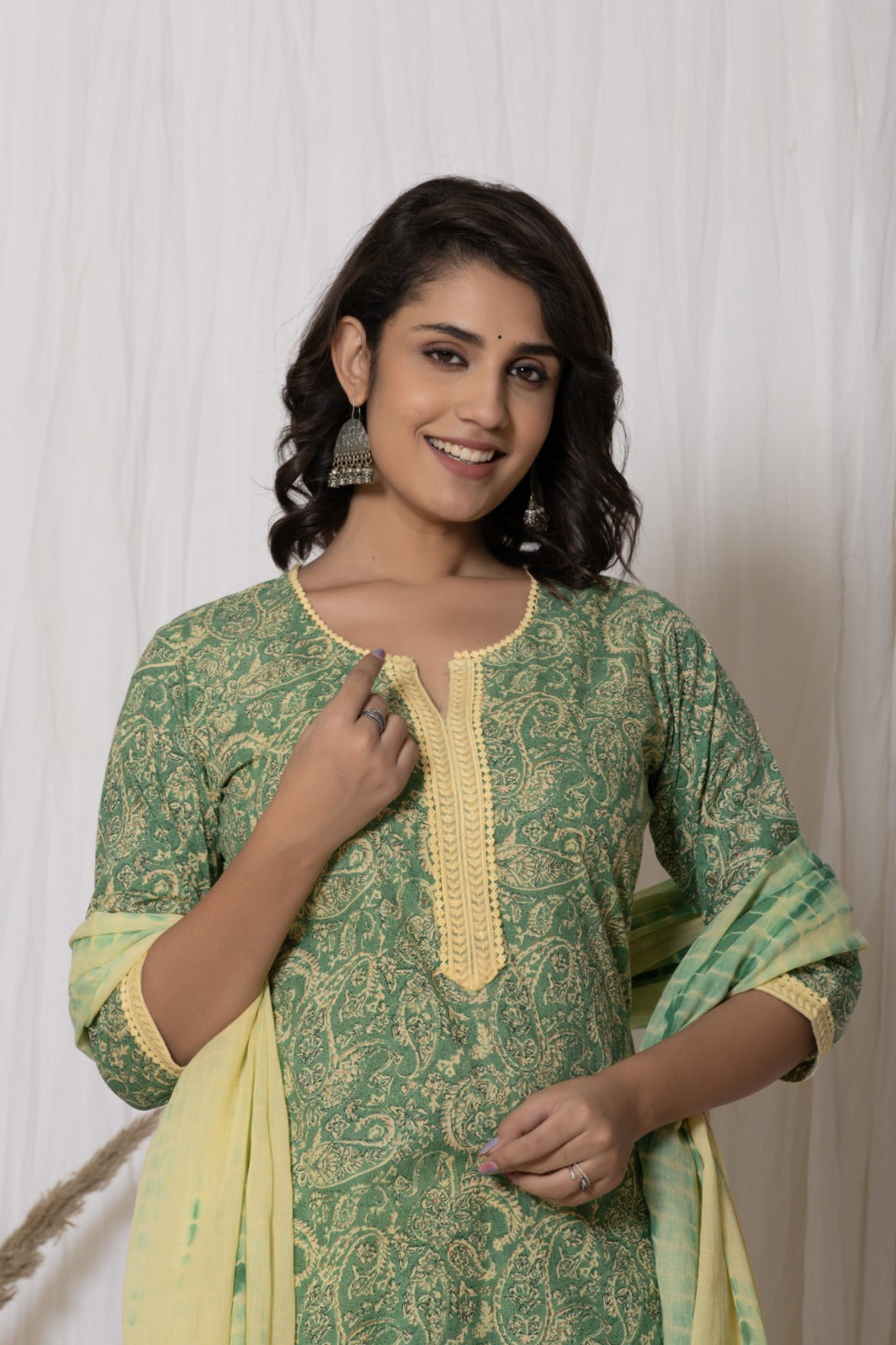 Pure Cotton (60-60) Straight Round Neck Kurta with Shibori Print Dupatta 3 Pcs